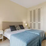 Apartamento De 2 Dormitorios En Bahia De Alcantara